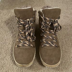 Winter boots